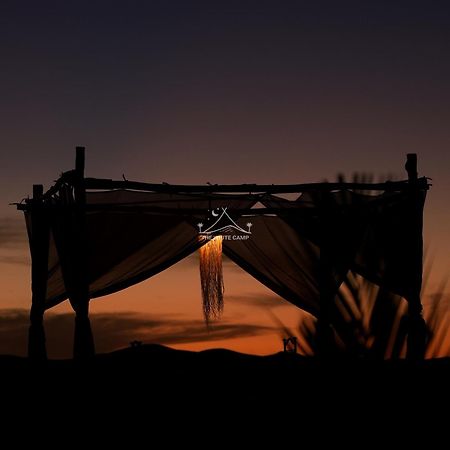 The White Camp - Your Merzouga Luxury Desert Camp & Erg Chebbi Dunes Camel Riding Exterior photo