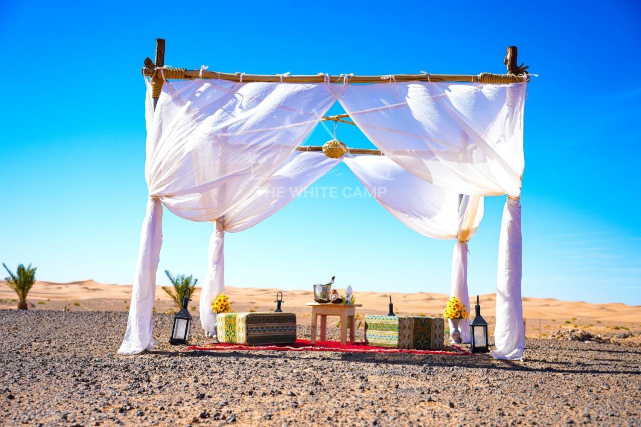 The White Camp - Your Merzouga Luxury Desert Camp & Erg Chebbi Dunes Camel Riding Exterior photo