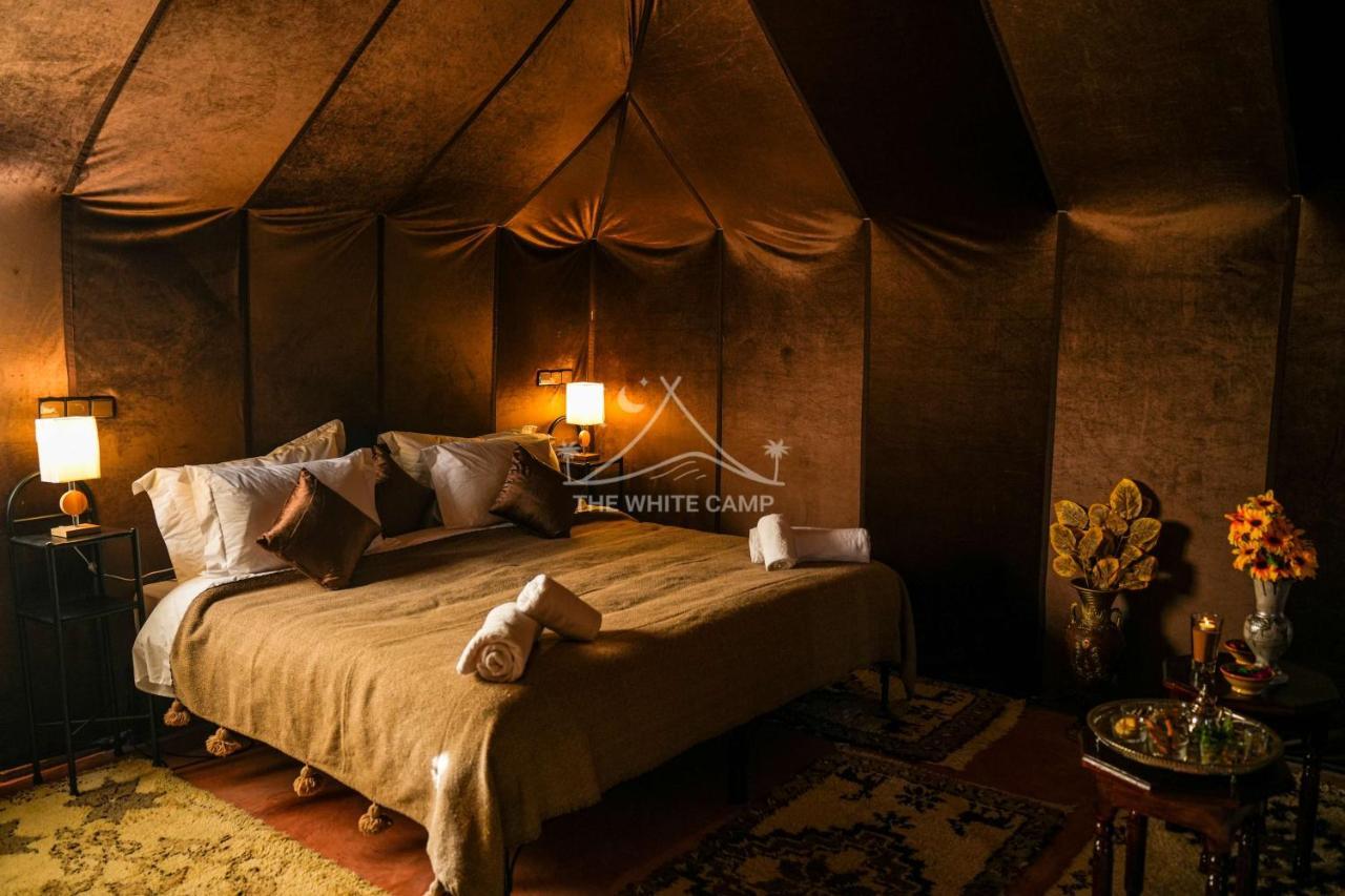 The White Camp - Your Merzouga Luxury Desert Camp & Erg Chebbi Dunes Camel Riding Exterior photo