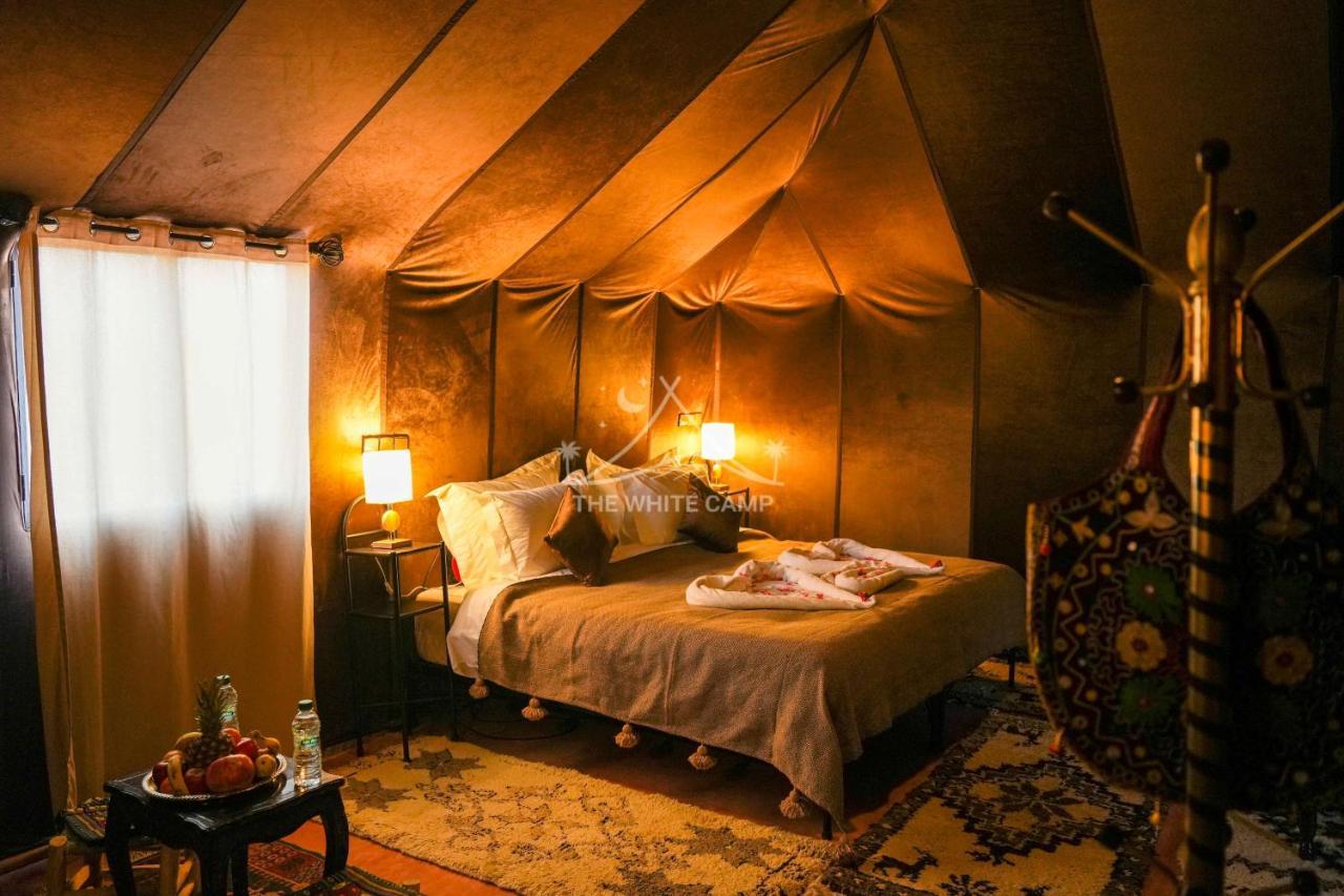 The White Camp - Your Merzouga Luxury Desert Camp & Erg Chebbi Dunes Camel Riding Exterior photo