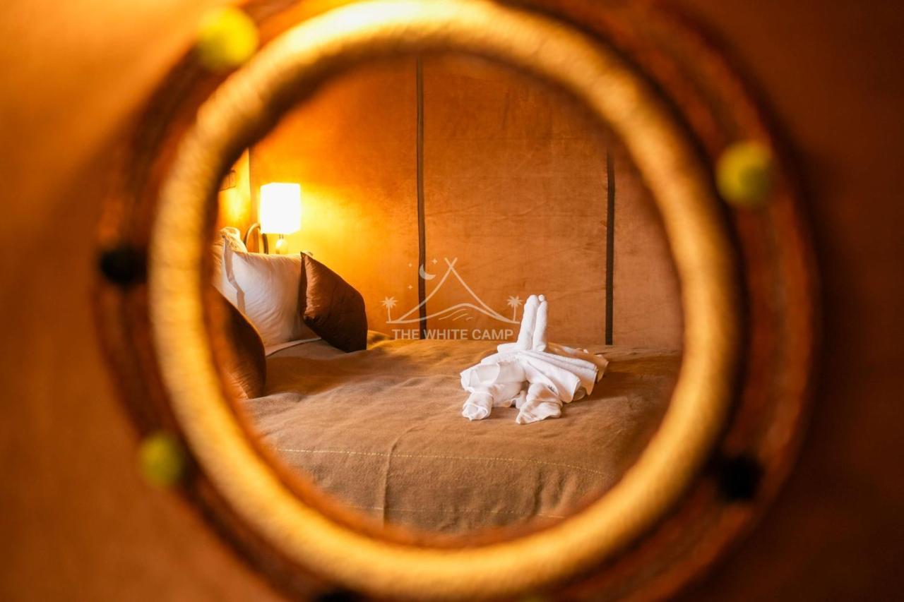 The White Camp - Your Merzouga Luxury Desert Camp & Erg Chebbi Dunes Camel Riding Exterior photo