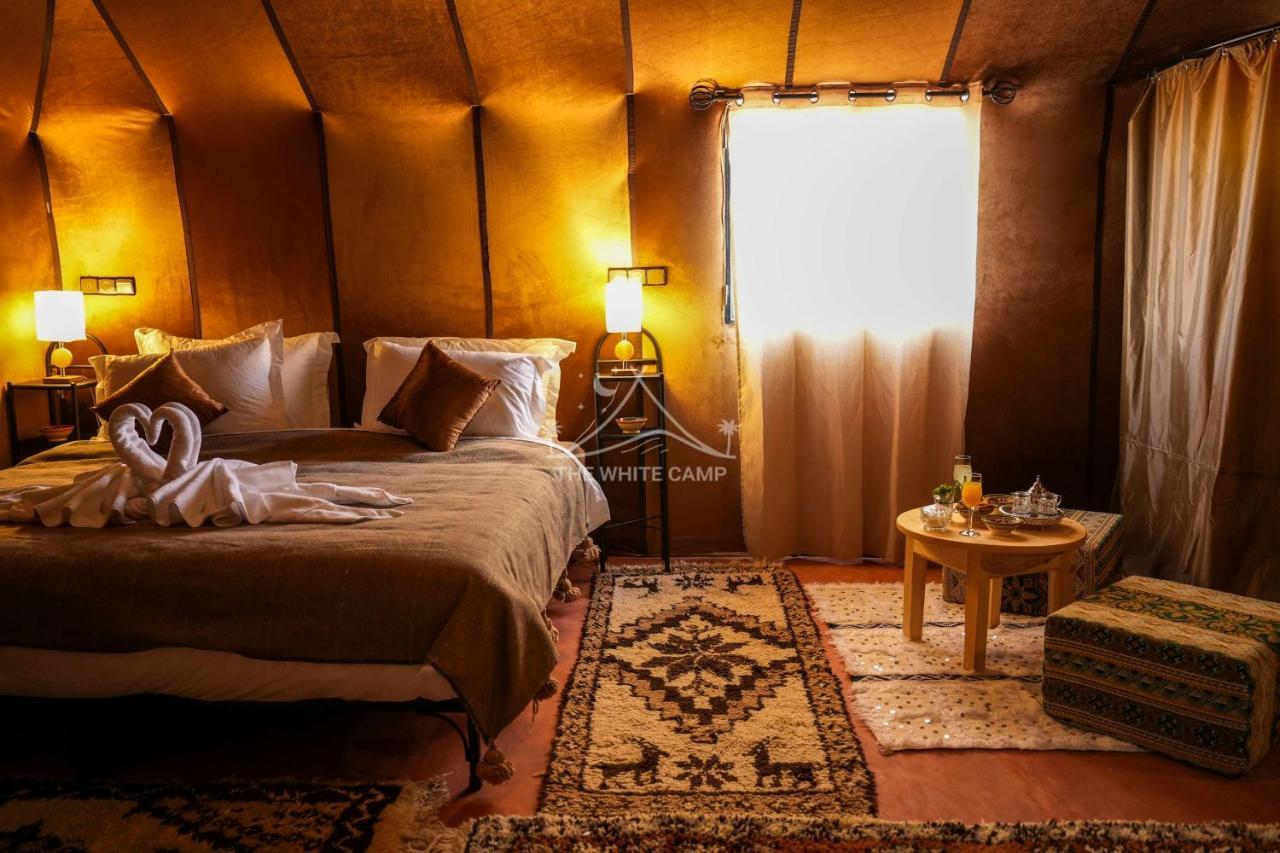 The White Camp - Your Merzouga Luxury Desert Camp & Erg Chebbi Dunes Camel Riding Exterior photo