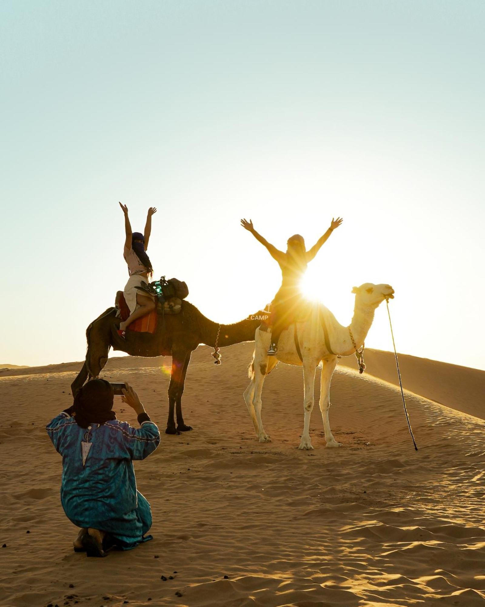The White Camp - Your Merzouga Luxury Desert Camp & Erg Chebbi Dunes Camel Riding Exterior photo