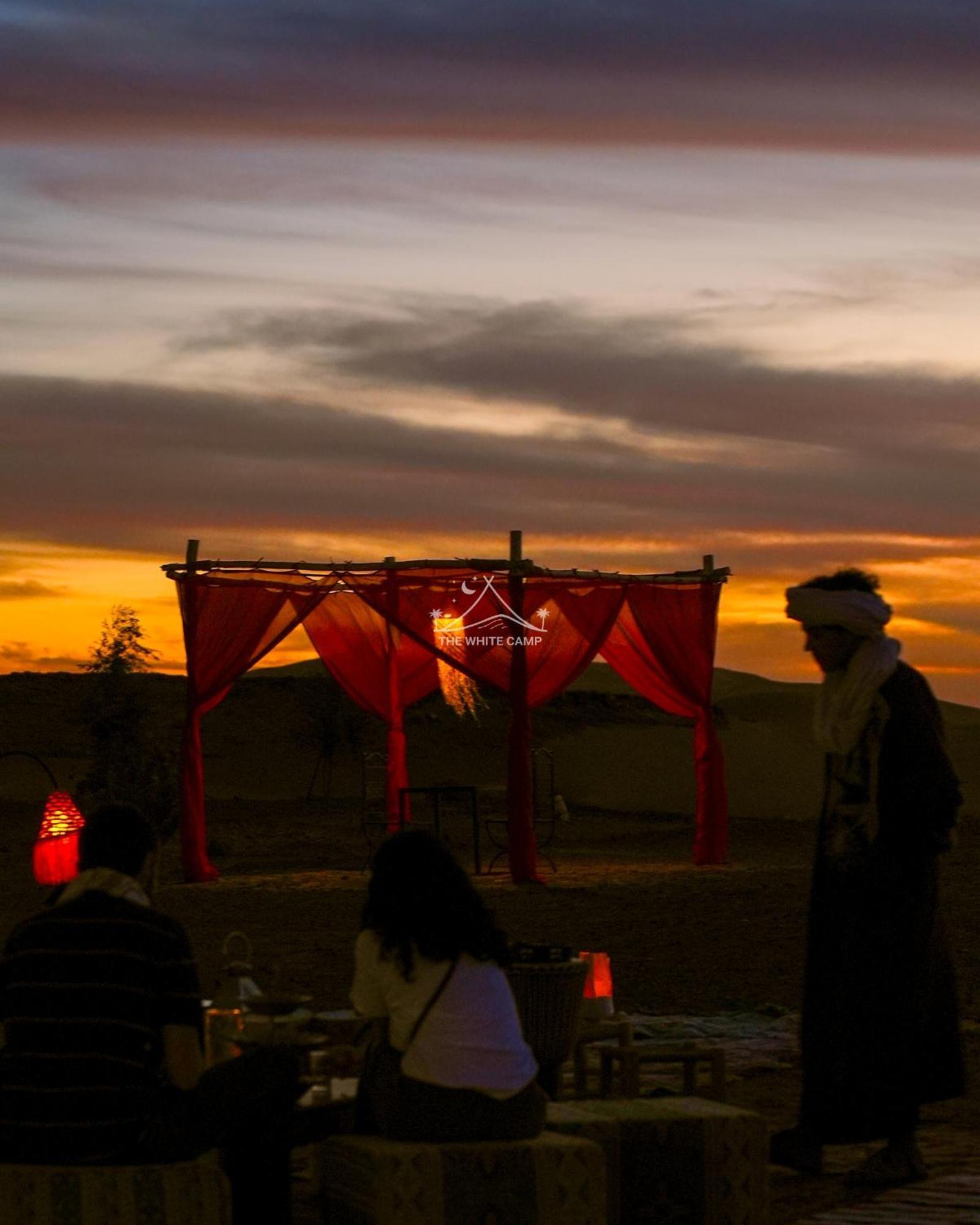 The White Camp - Your Merzouga Luxury Desert Camp & Erg Chebbi Dunes Camel Riding Exterior photo