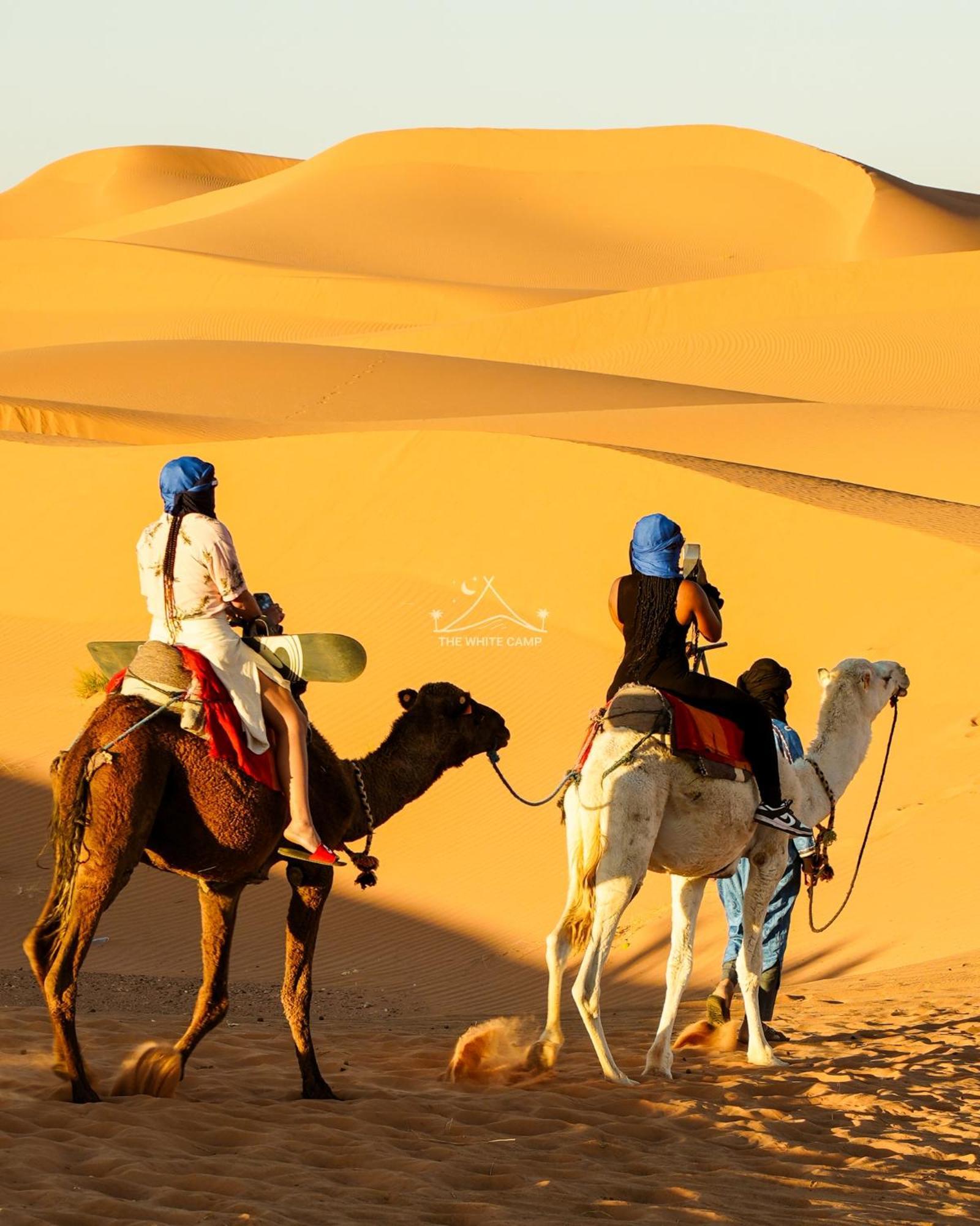 The White Camp - Your Merzouga Luxury Desert Camp & Erg Chebbi Dunes Camel Riding Exterior photo