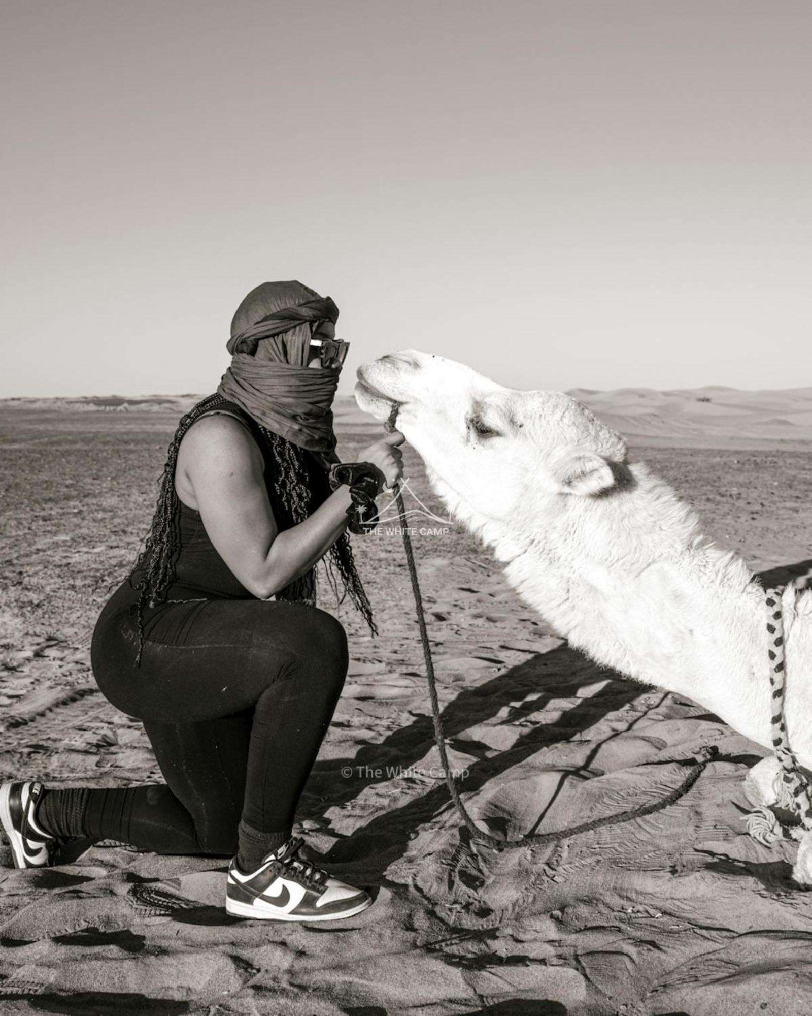 The White Camp - Your Merzouga Luxury Desert Camp & Erg Chebbi Dunes Camel Riding Exterior photo